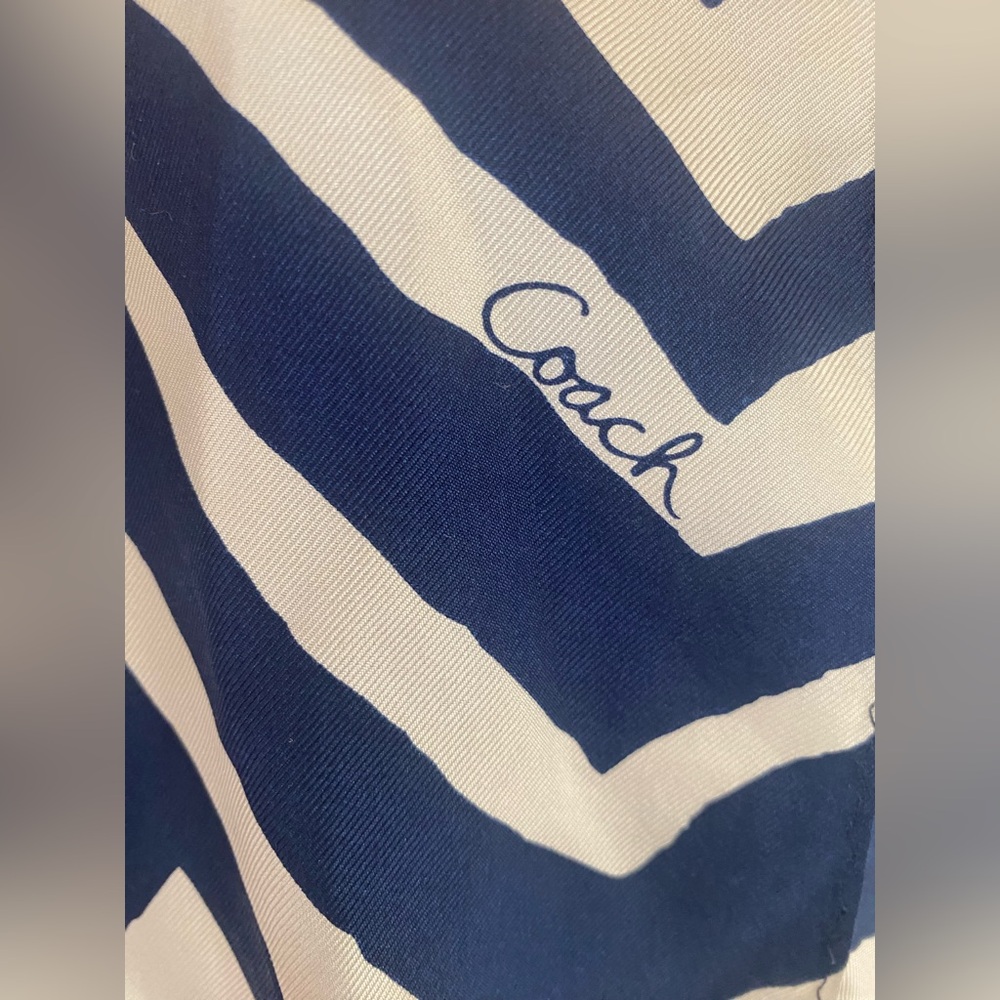 Coach silk scarf navy off white - Picture 2 of 4